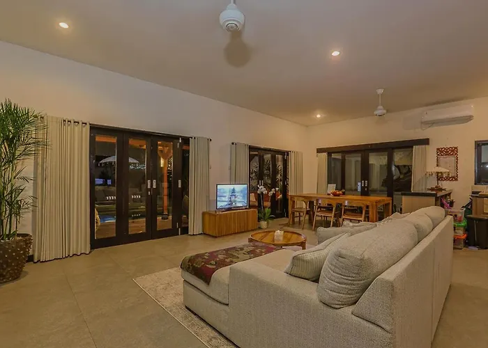 ヴィラ Spacious 3br Family With Pool-villa Makrando