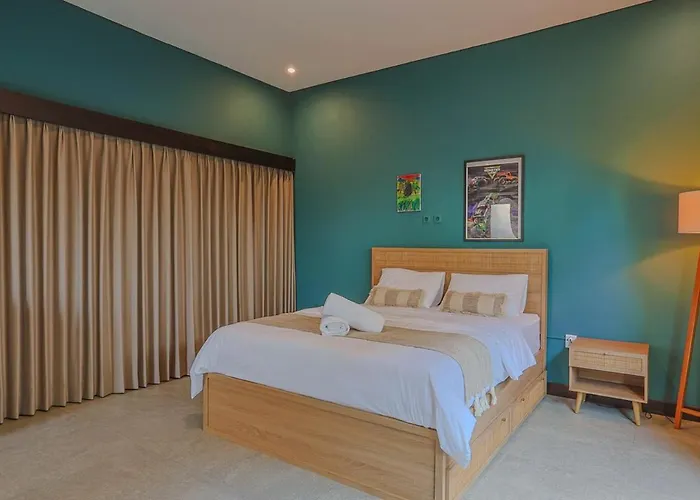 Spacious 3br Family With Pool-villa Makrando